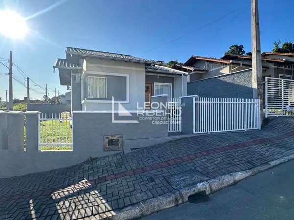 Casa com 3 dormitórios, 67,95 m² à venda no bairro Arapongas em Indaial - SC