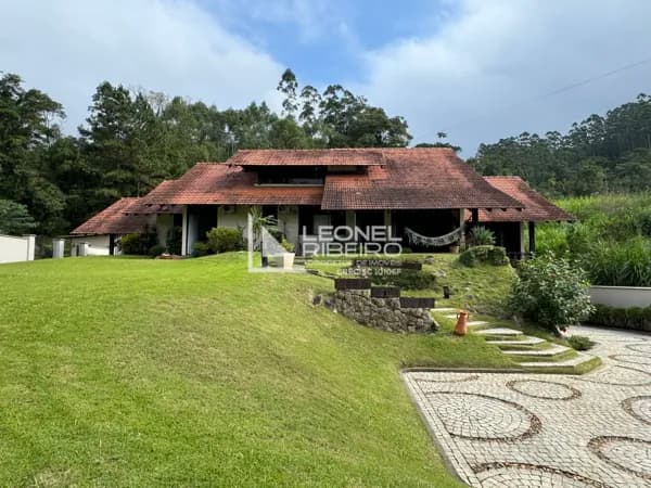 Casa com 4 dormitórios à venda, 360,40 m² no bairro Barra São João-Benedito Novo/SC