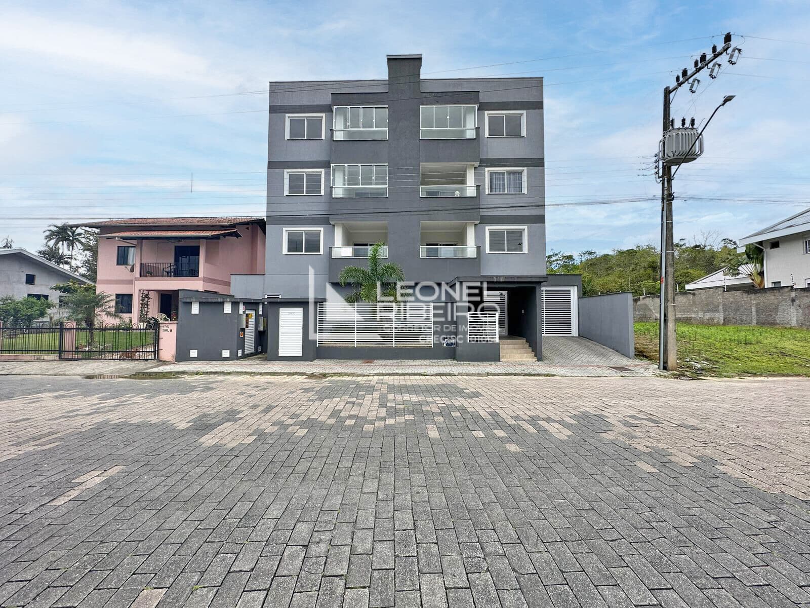 Apartamento à venda com 2 dormitórios no bairro Padre Martinho em Timbó-SC