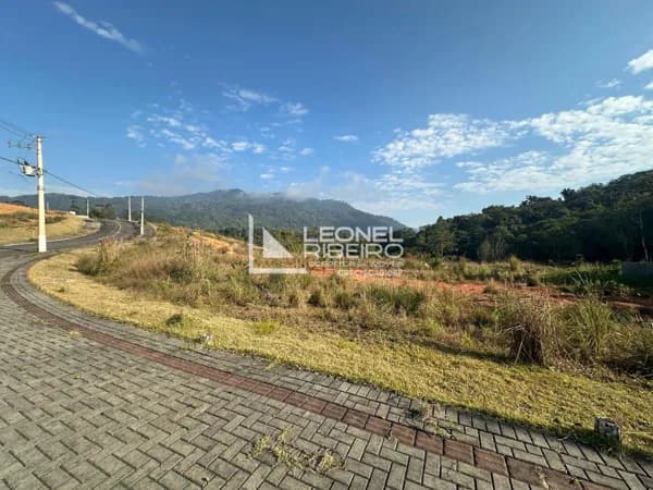Terreno à venda, 338,35 m² no bairro Araponguinhas em Timbó/SC