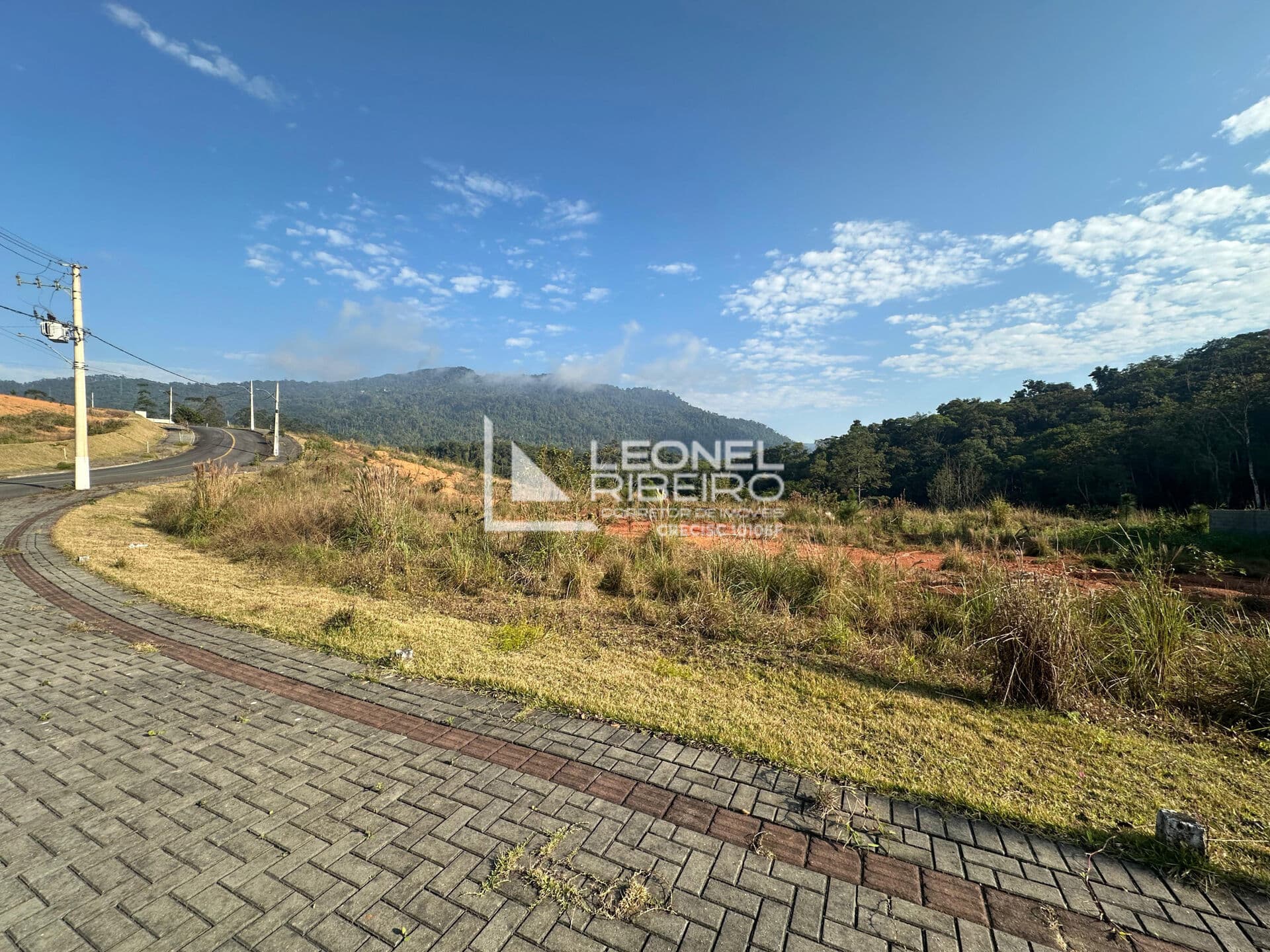 Terreno à venda, 338,35 m² no bairro Araponguinhas em Timbó/SC