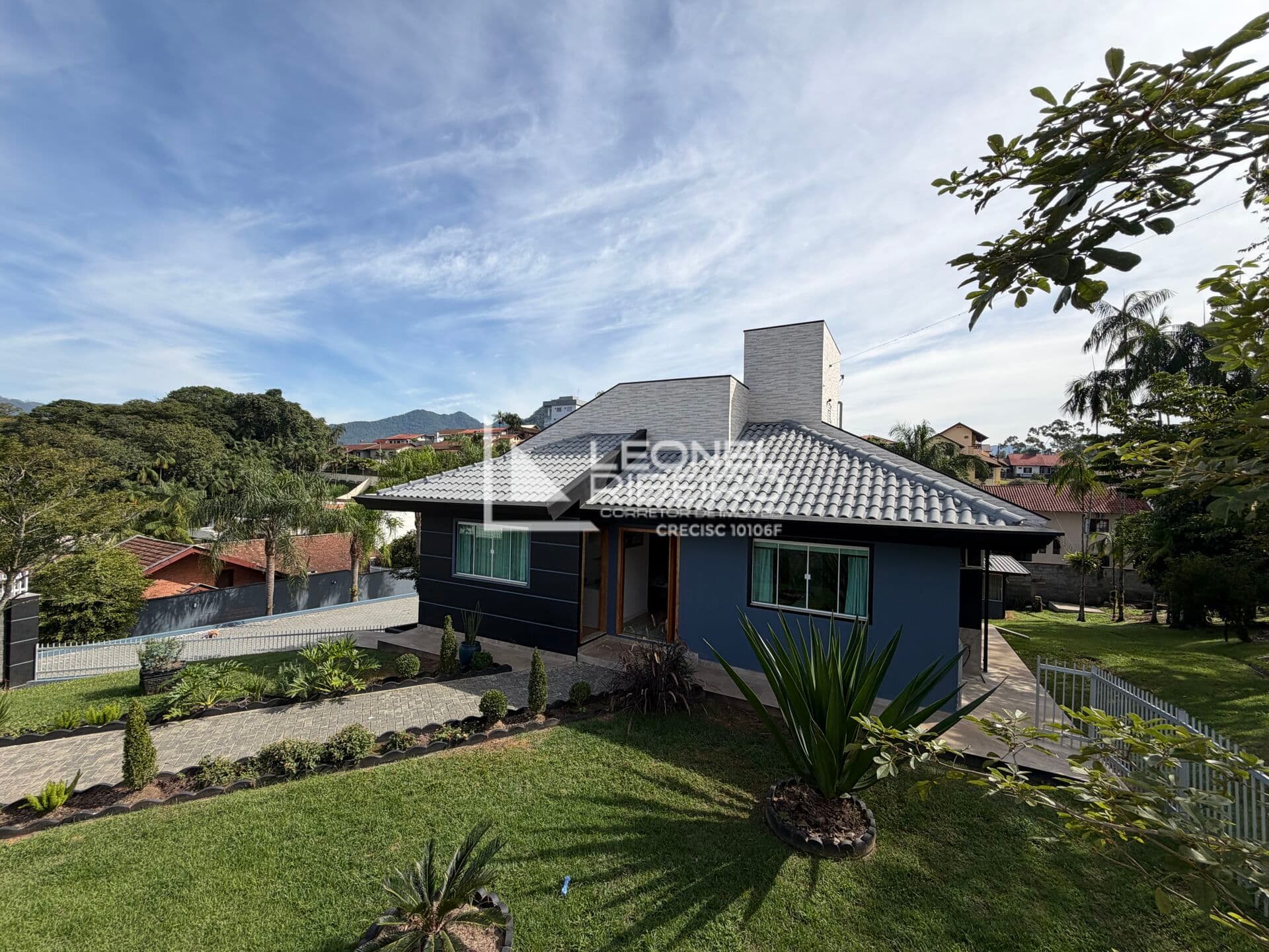 Casa com 4 dormitórios à venda, 340 m² no bairro das Capitais em Timbó-SC
