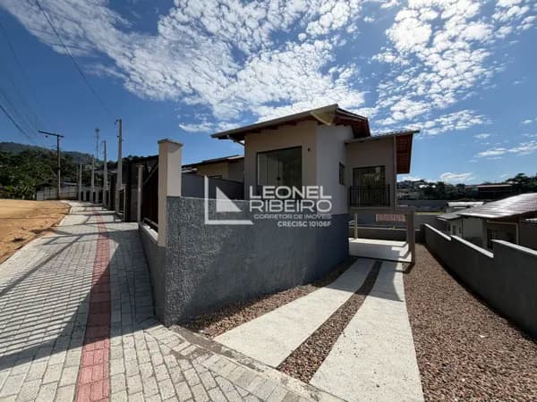 Casa com 2 dormitórios ( 1suíte) à venda, 97,49 m² no bairro Dos Estados em Timbó/SC