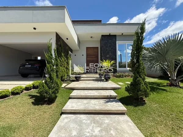 Casa alto padrão à venda com 3 dormitórios (suítes) à venda, 233 m² no bairro das Capitais em Timbó-SC
