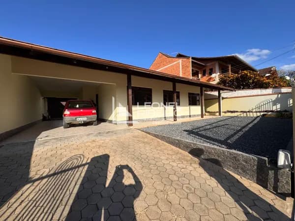Casa com 4 dormitórios à venda, 175,85 m² no bairro Quintino em Timbó/SC