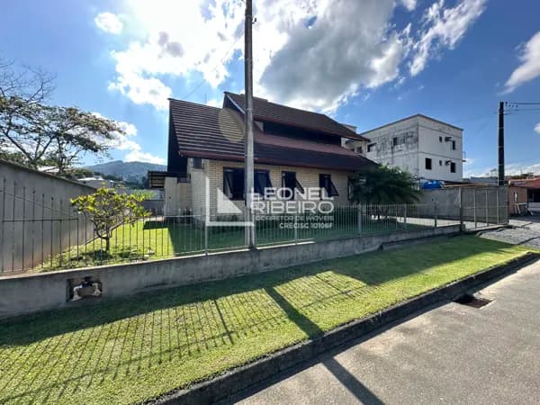 Casa com 2 dormitórios à venda, 100 m² no bairro Dos Estados em Timbó/SC