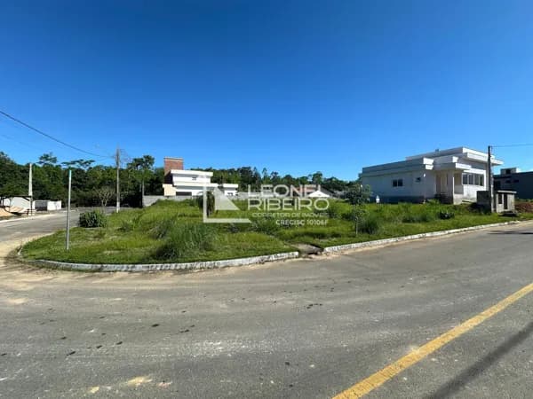 Terreno com 697,78m², à venda no bairro Das Capitais em Timbó-SC