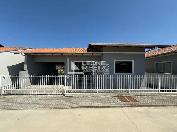 Casa à venda com 2 dormitórios, 70m² no bairro Araponguinhas em Timbó/SC