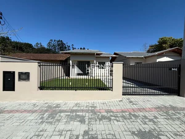 Casa com 2 dormitórios, 64,53m² à venda no bairro Araponguinhas em Timbó - SC
