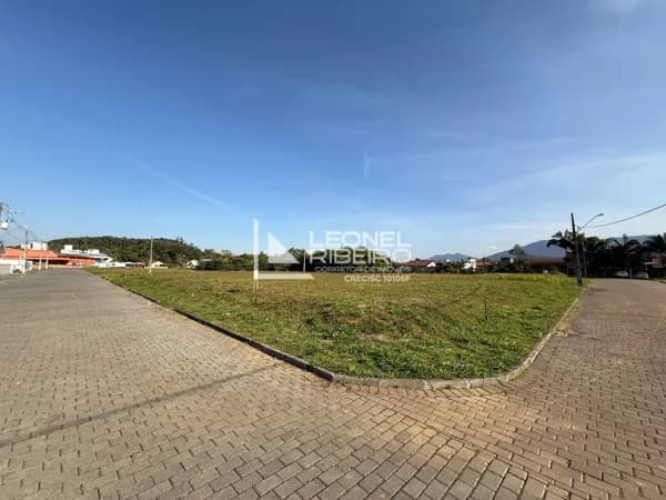 Terreno com 486,50m², à venda no bairro Cruzeiro em Rio dos Cedros-SC