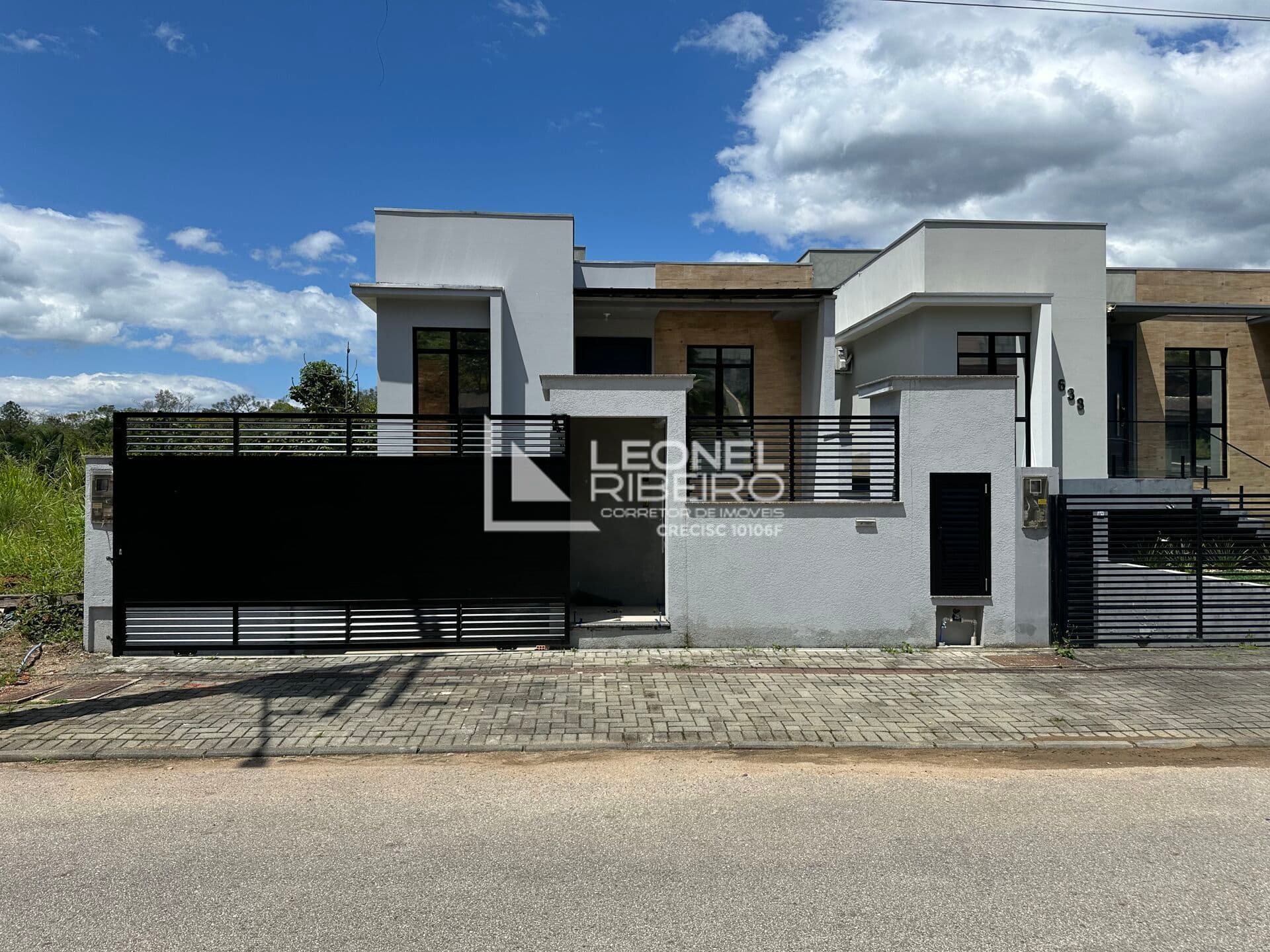 Casa à venda com 3 dormitórios, 180 m² no bairro Imigrantes em Timbó-SC.