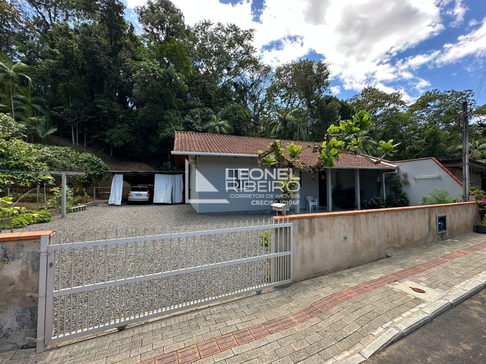 Casa com 3 dormitórios, 96,5 m² à venda no bairro dos Estados em Timbó - SC