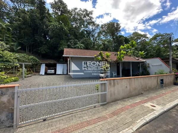 Casa com 3 dormitórios, 96,5 m² à venda no bairro dos Estados em Timbó - SC