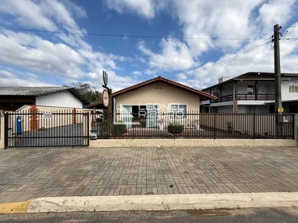 Casa com 3 dormitórios à venda, 200 m² no bairro Das Nações - Timbó/SC