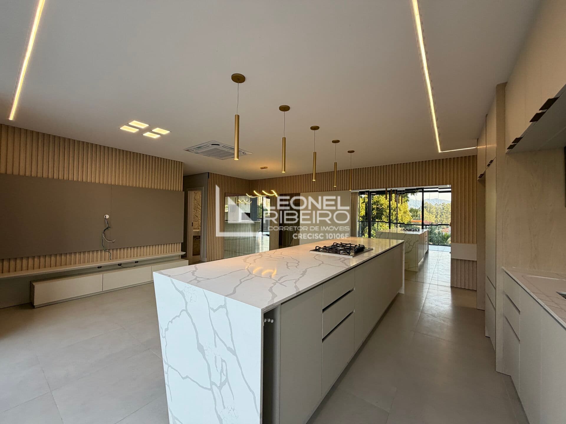 Apartamento à venda com 3 dormitórios suítes, 195 m² no bairro das Capitais em Timbó-SC