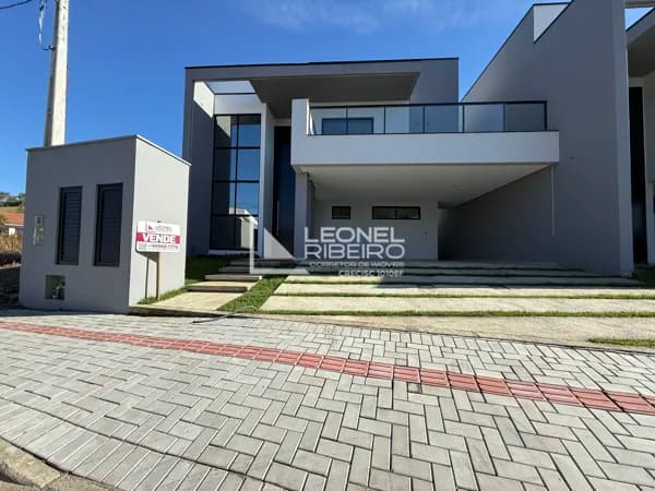 Casa Sobrado com 3 dormitórios suítes à venda, 168,57 m² no bairro Das Capitais - Timbó/SC
