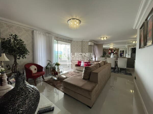Apartamento à venda com 3 dormitórios no bairro Das Capitais em Timbó/SC