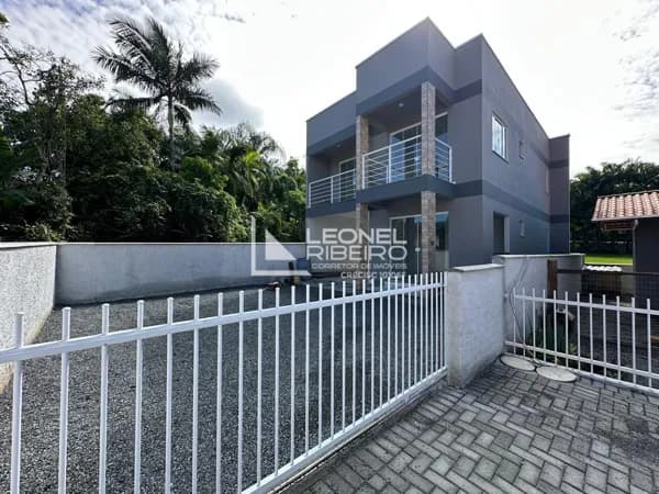 Casa com 3 dormitórios, 131,50 m² à venda no bairro Vila Germer em Timbó - SC