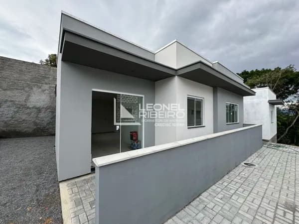 Casa com 2 dormitórios à venda, 55,60m² no bairro Araponguinhas em Timbó - SC