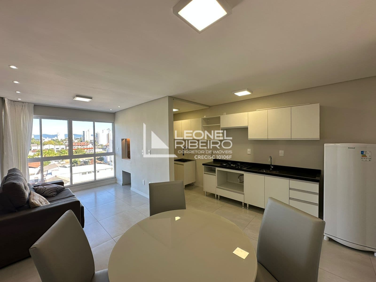 Apartamento com 2 dormitórios à venda, 58,79 m² no bairro das Capitais em Timbó-SC.
