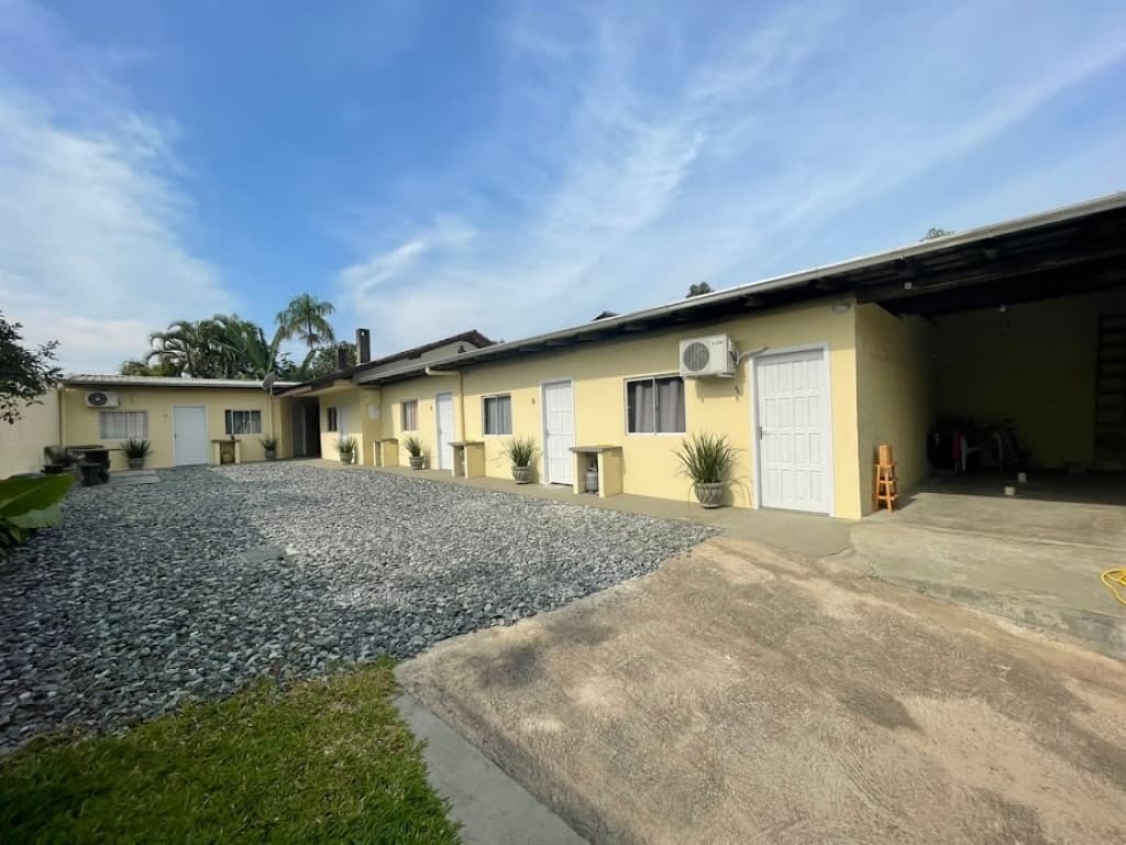 Casa com 7 dormitórios à venda no bairro Das Capitais em Timbó/SC