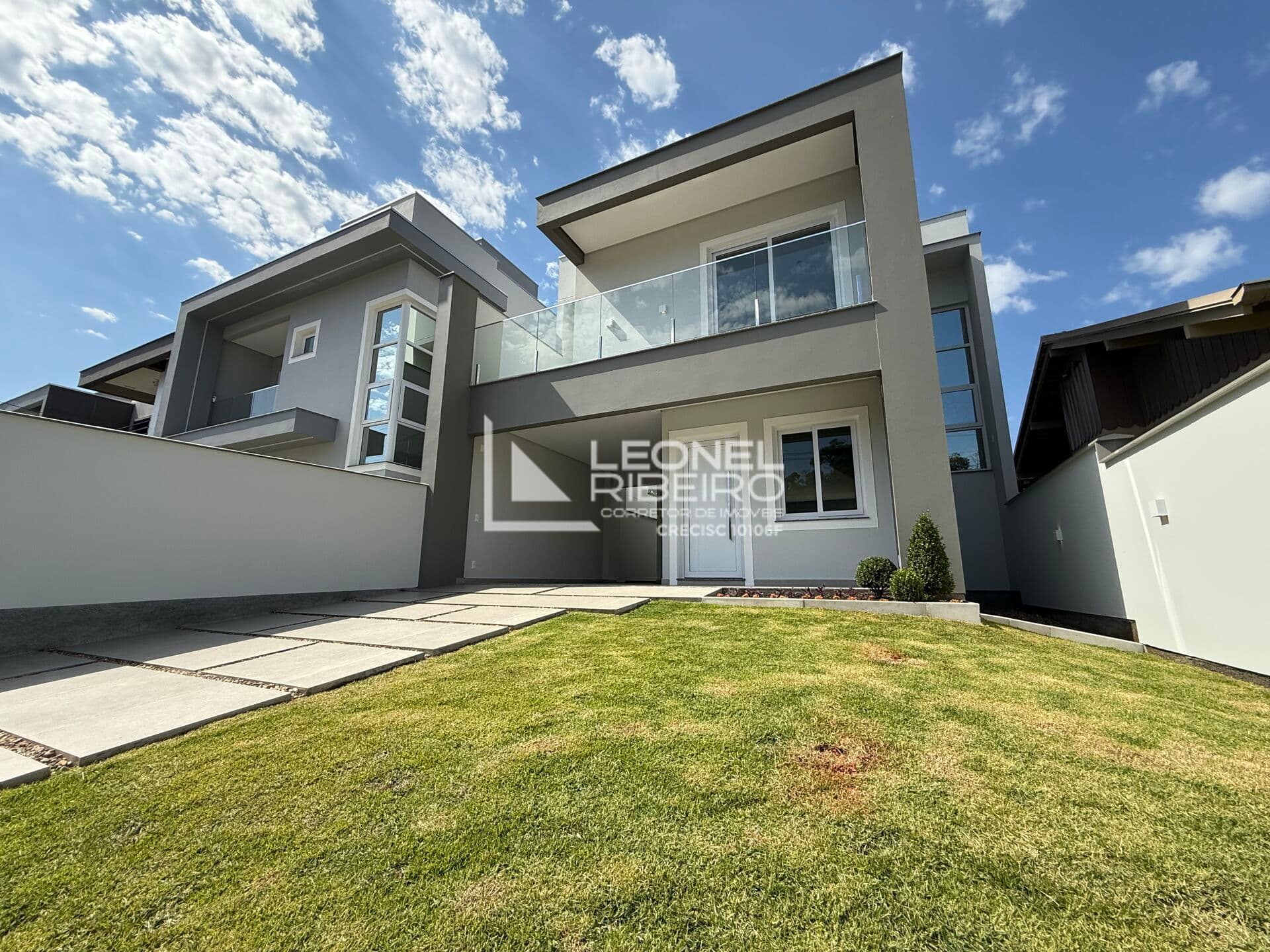 Casa Sobrado com 3 dormitórios (1 suíte) à venda, 139,33 m² no bairro das Nações - Timbó/SC