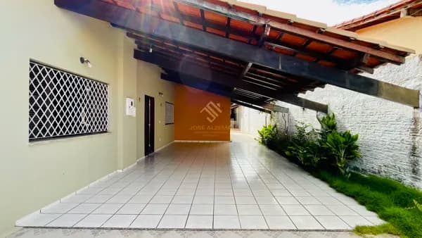 Casa Térrea com Área de Lazer Completa no Bairro São Benedito