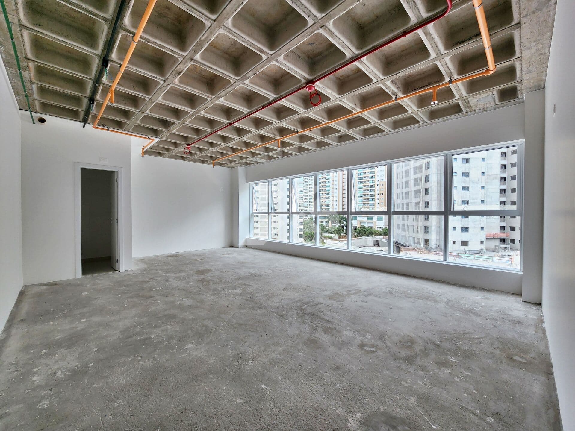 Sala comercial para locação na Gleba Palhano de Londrina-PR, à Rua Maria Lúcia da Paz, 550.