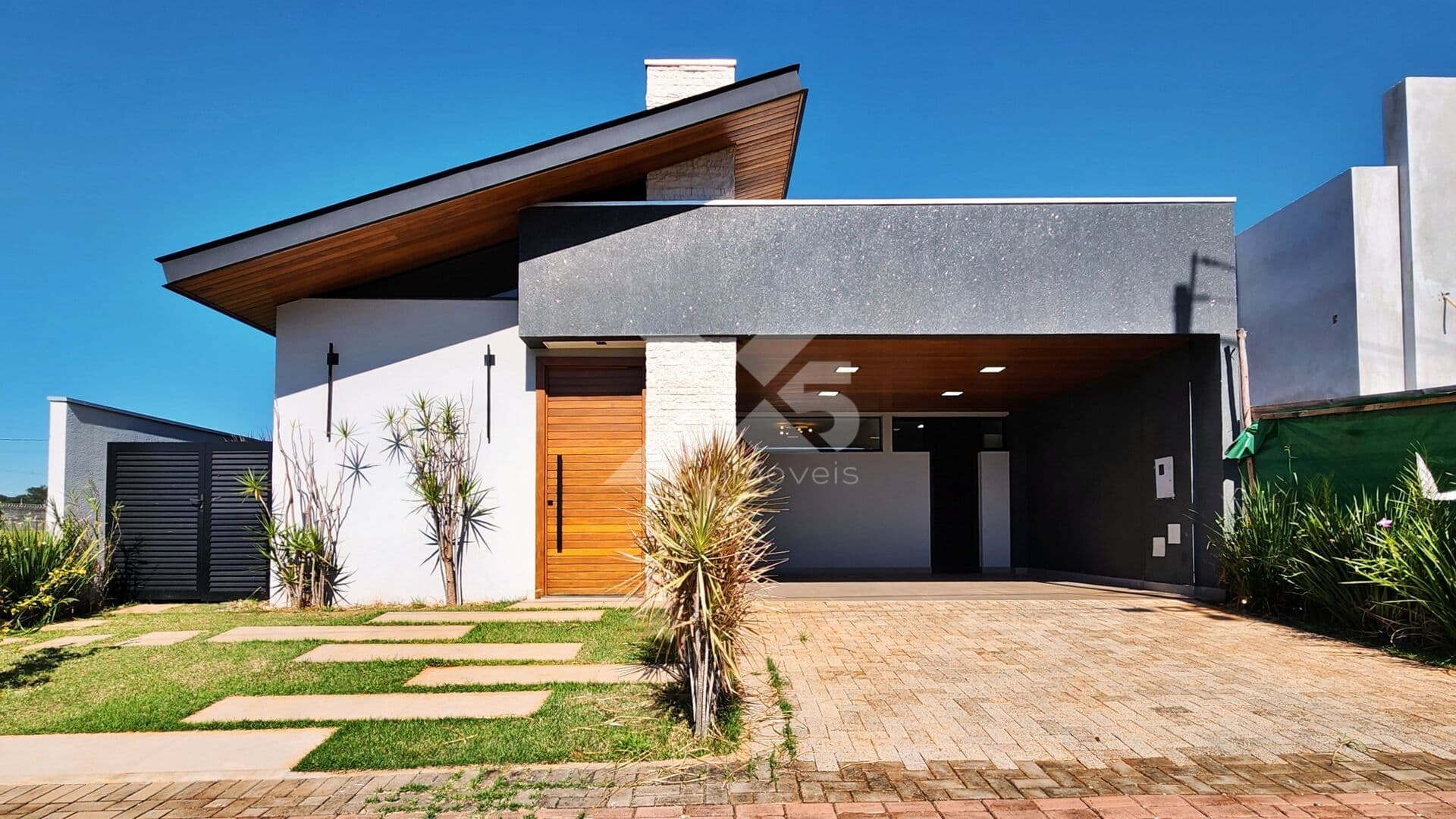 Casa térrea em condomínio 3 suítes à venda, 181m² no BelleVille - Granville Parque Residencial, Londrina