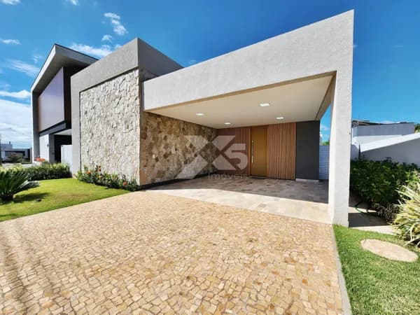 Casa Alto Padrão à venda no ALPHAVILLE 2, com 179,29m² de construção, 3 quartos, sendo 3 suítes.