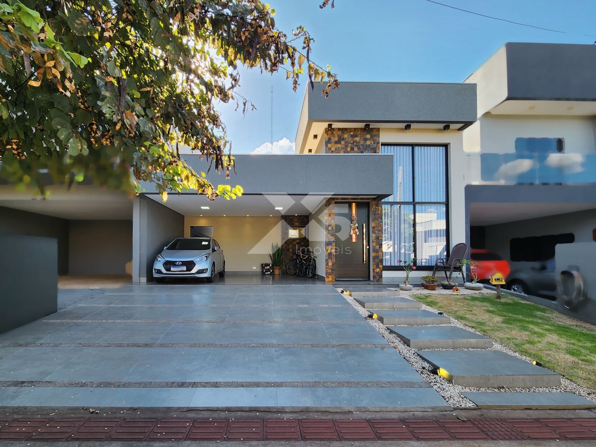 BELLA VITTÀ - Casa em condomínio à venda com 3 suítes. Zona Leste de Londrina