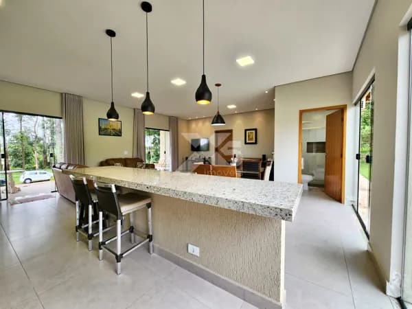 Casa térrea em condomínio 4 quartos (2 suítes) à venda, 250m² no Estância Santa Paula - Estância Santa Paula, Londrina