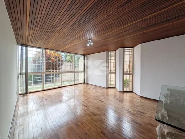 Casa com 7 salas (2 suíte) para alugar, 300m² em (Londrina)