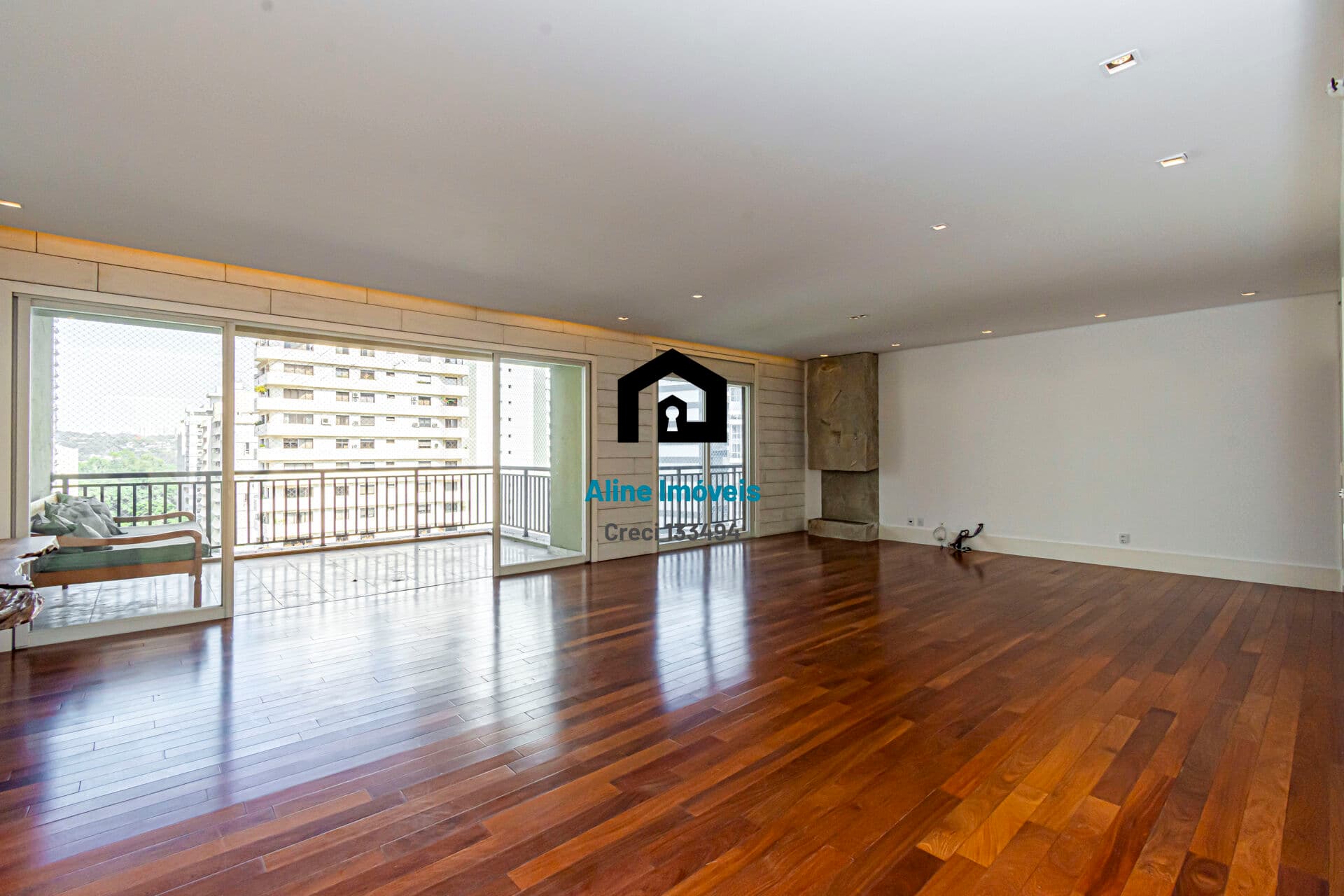 Ed. Casa Ferraz - 199 m² - 2 suítes - 3 vagas ( Pronto)