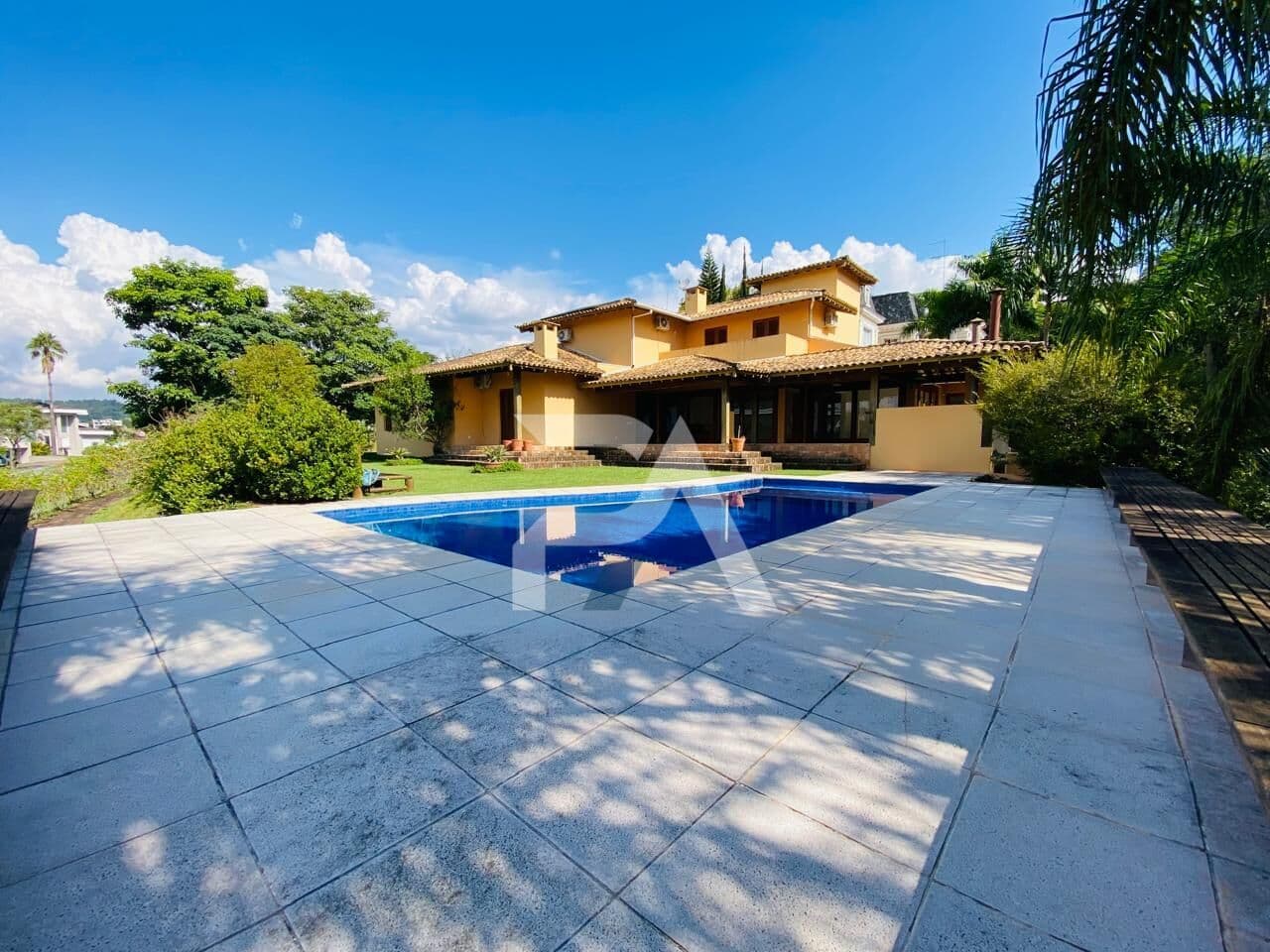 Casa à venda no Condomínio Genesis 1 - Alphaville - Santana de Parnaíba - SP