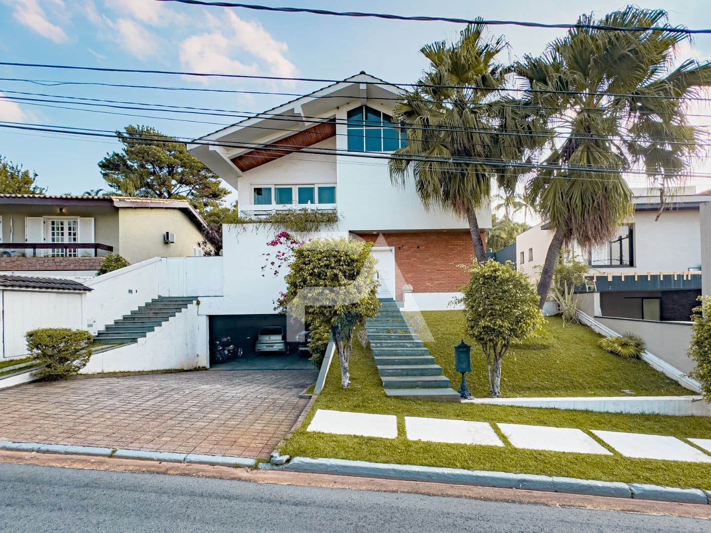 Casa á venda por R$ 5.750.000,00 com 4 suítes a venda em Alphaville Residencial Um, Barueri