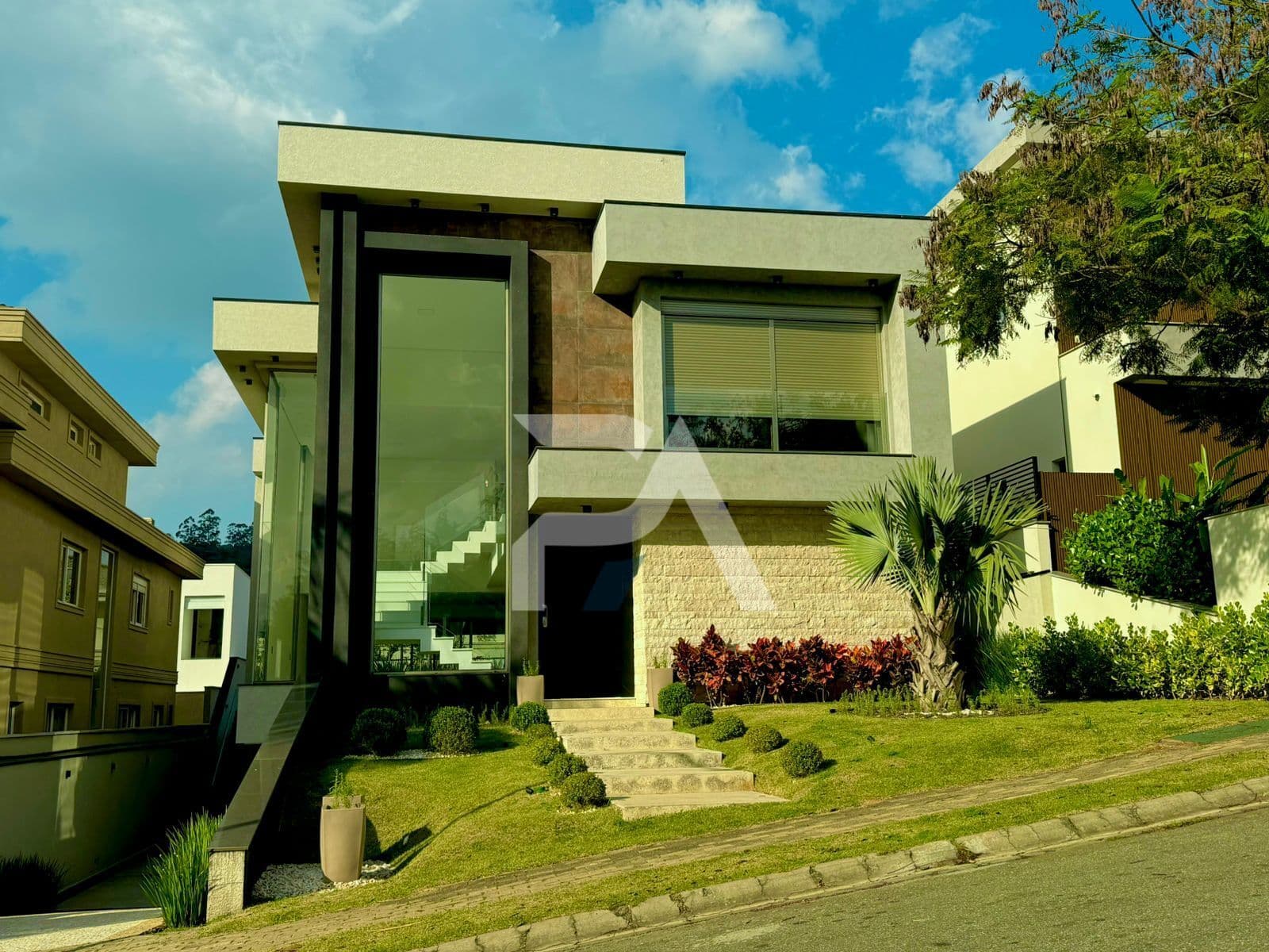 Casa à venda no Condomínio Tamboré 10 - Santana de Parnaíba - SP