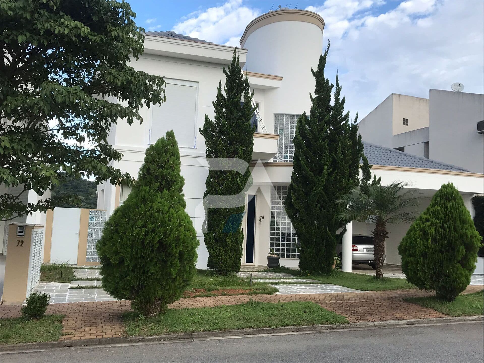 Linda casa no condomínio Genesis 1 - Alphaville - Santana de Parnaiba- SP