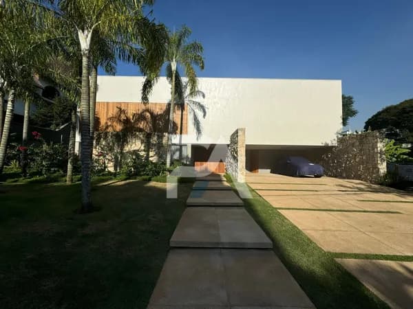 Casa à venda no Condomínio Tamboré 1, em Alphaville - SP