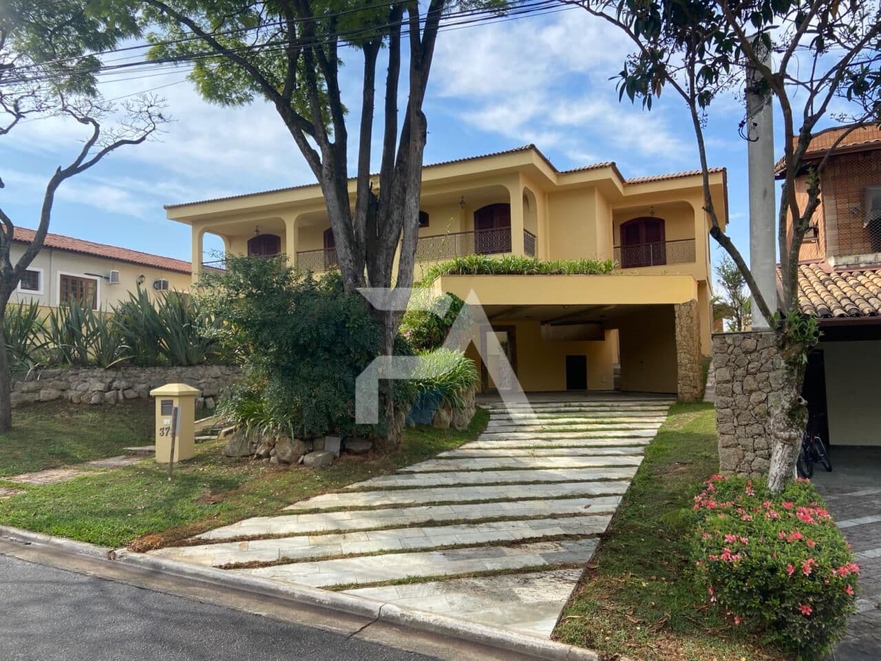Casa à venda no Condomínio Residencial 6 - Alphaville/ Santana Parnaíba - SP