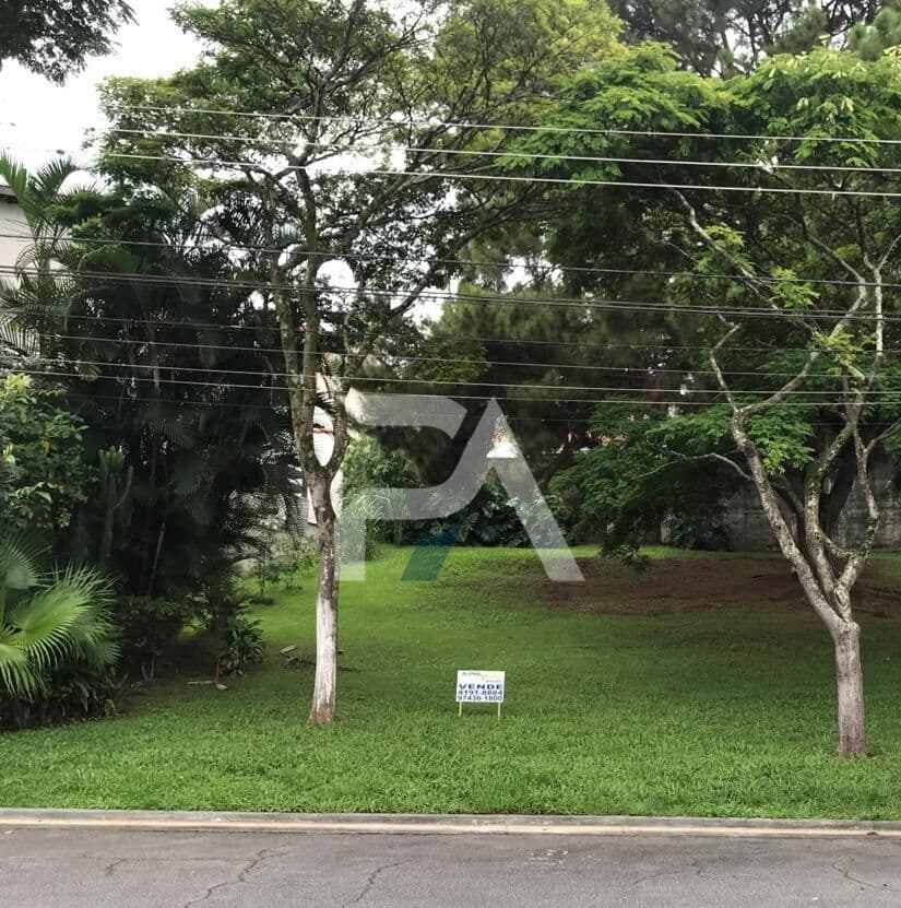 Lote maravilhoso para construir sua linda casa, no Condomínio Residencial 6- Alphaville -SP