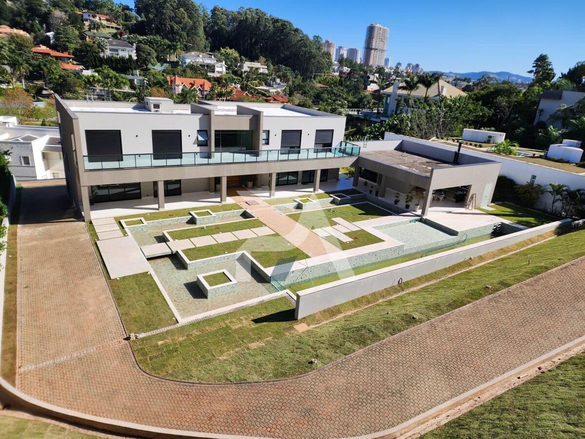 Casa à venda no Condomínio Tamboré 1, em Alphaville - SP