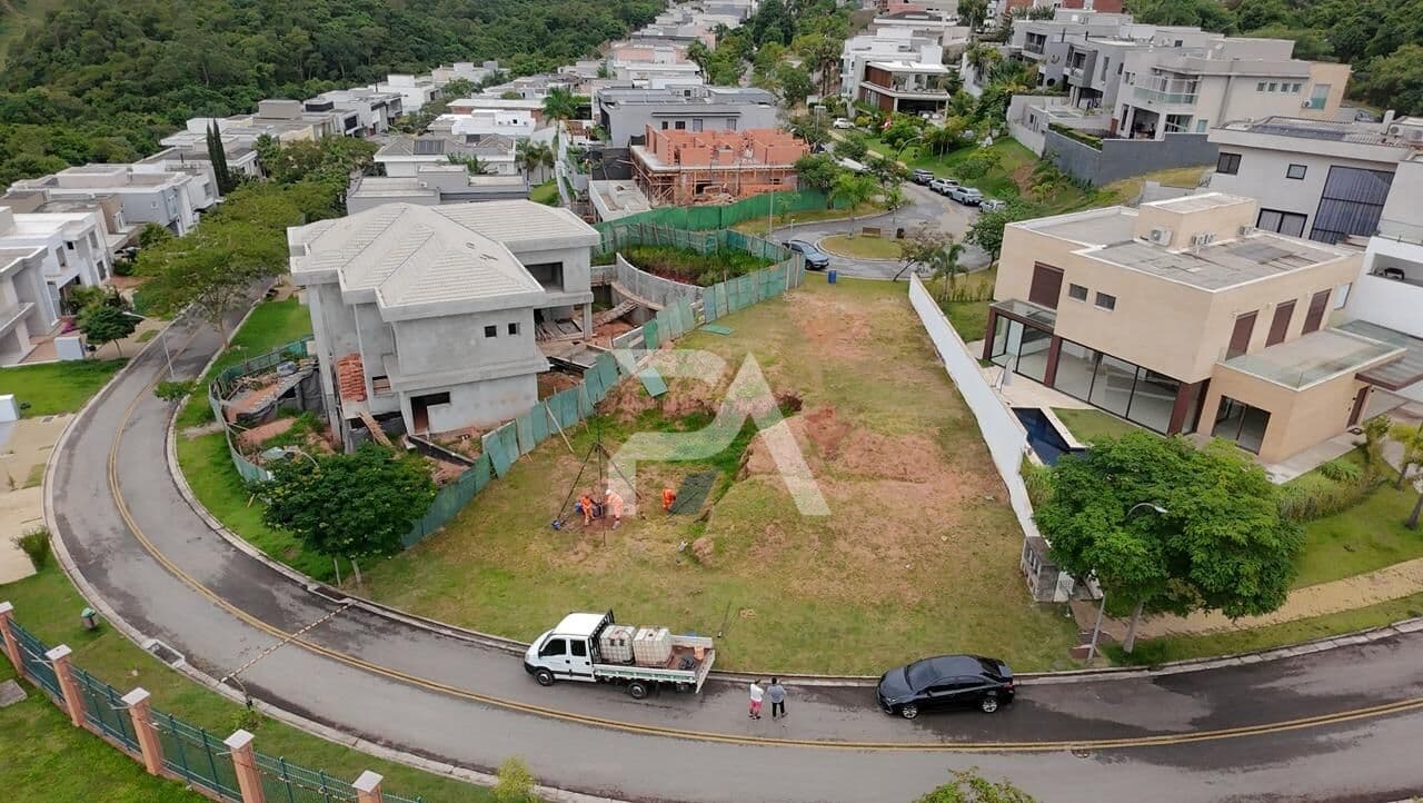 Terreno à venda no Condomínio Burle Marx Alphaville