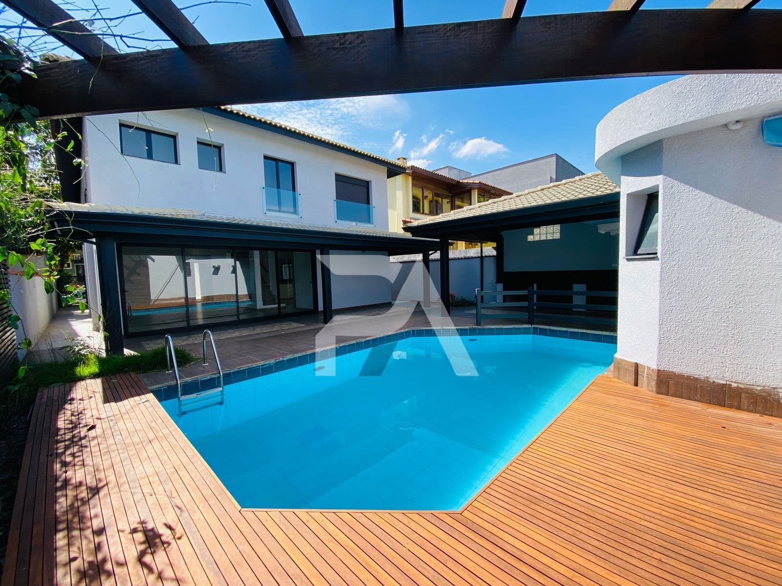Casa à venda no Condomínio Residencial 05 Alphaville-