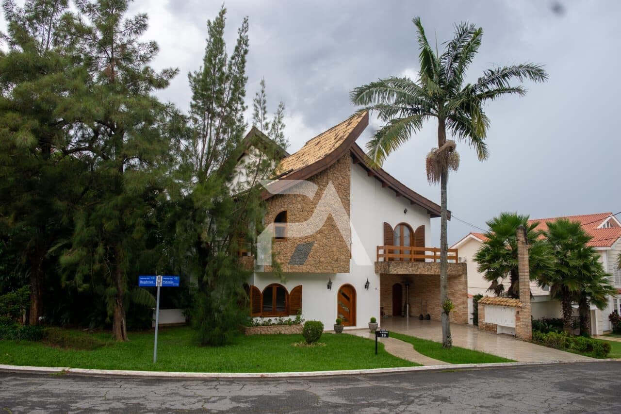 Casa de Condomínio em Santana de Parnaíba - Alphaville
