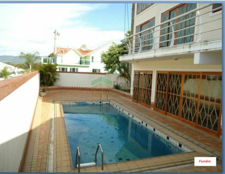 Casa em Condomínio Aruã