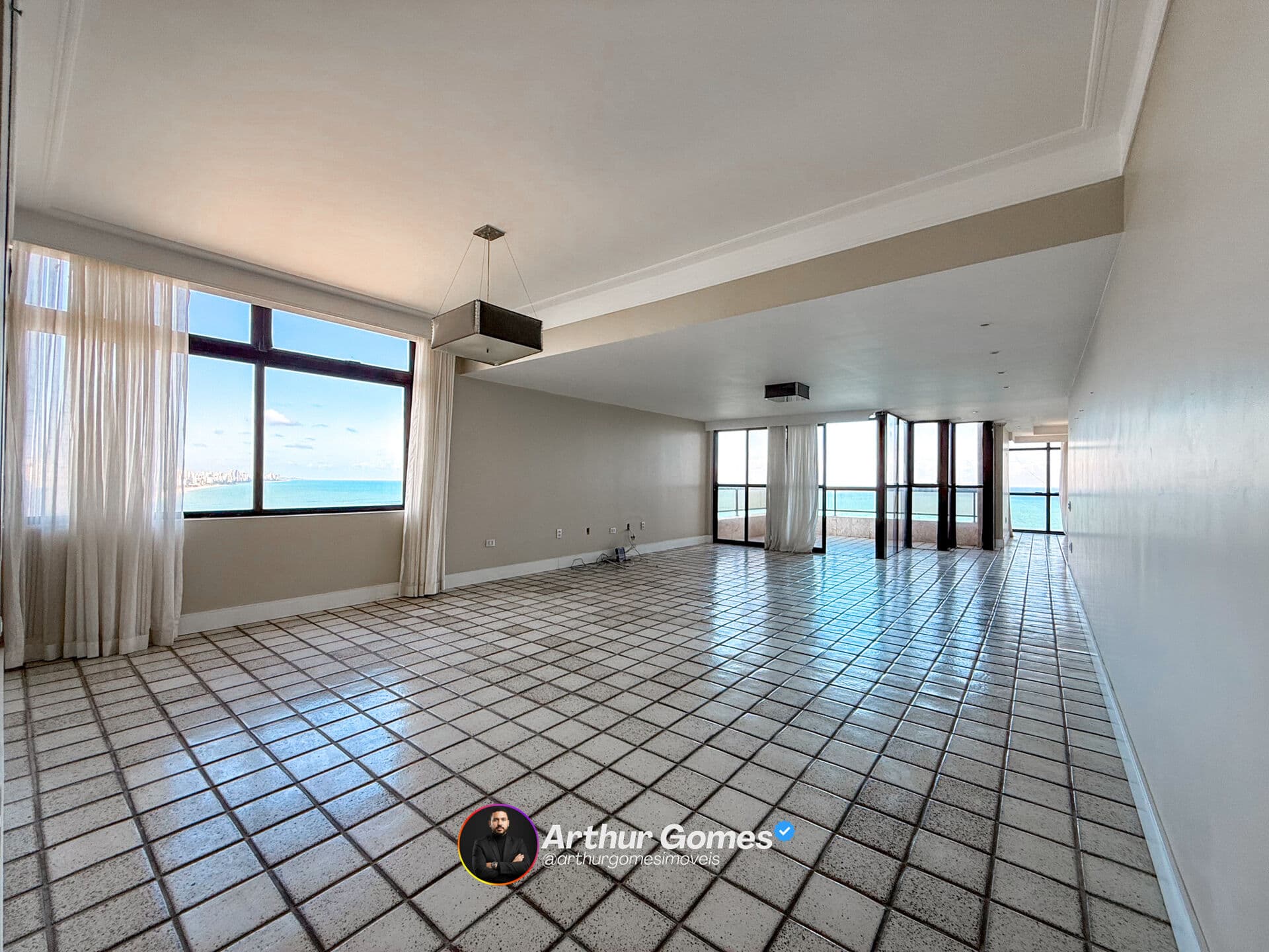 Apartamento na beira mar de Piedade, 4 quartos e 378 m² - Edf Guernica