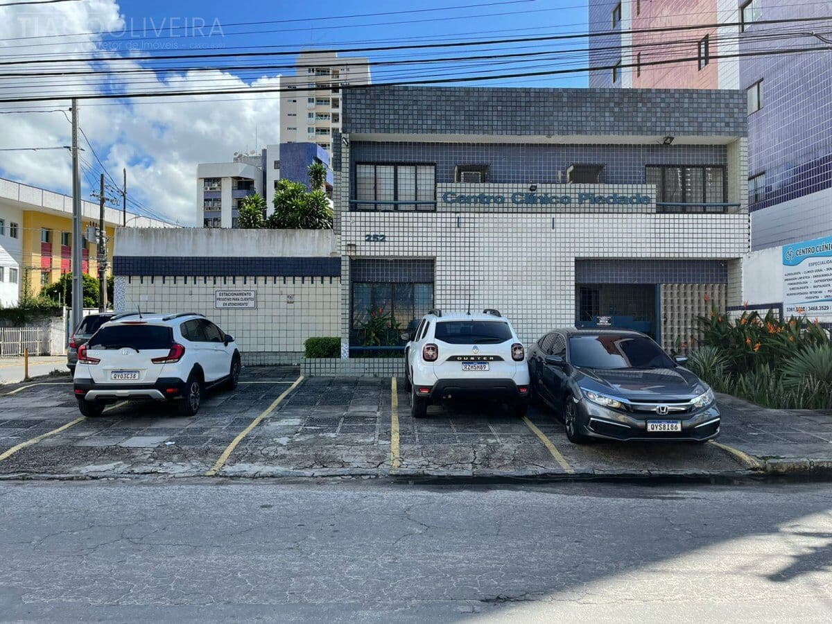 Prédio Comercial em Piedade - 286 m², 10 salas e 6 vagas de estacionamento