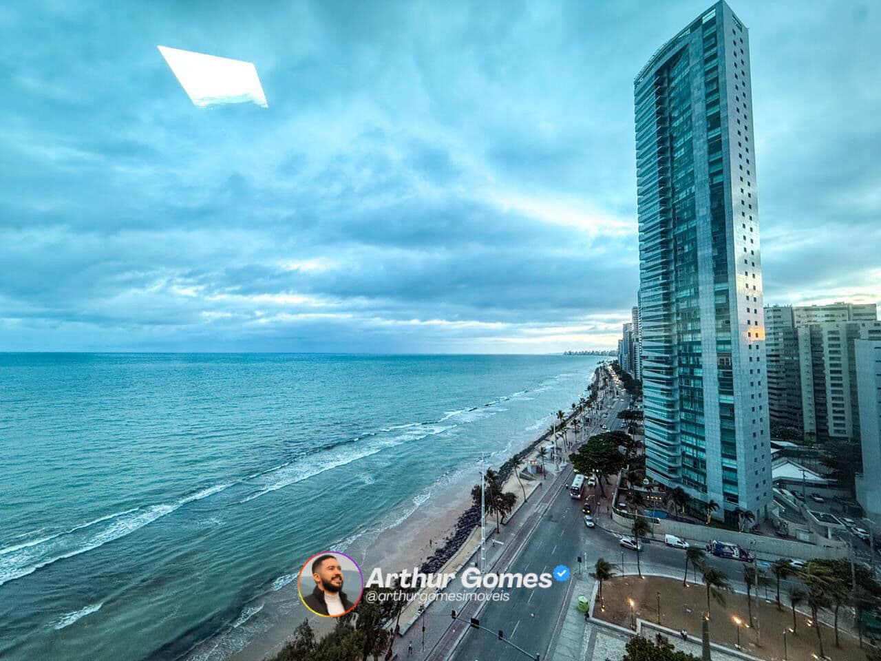 Apartamento em Boa Viagem com 155m² e 3 suítes - Edf Praça do Mar