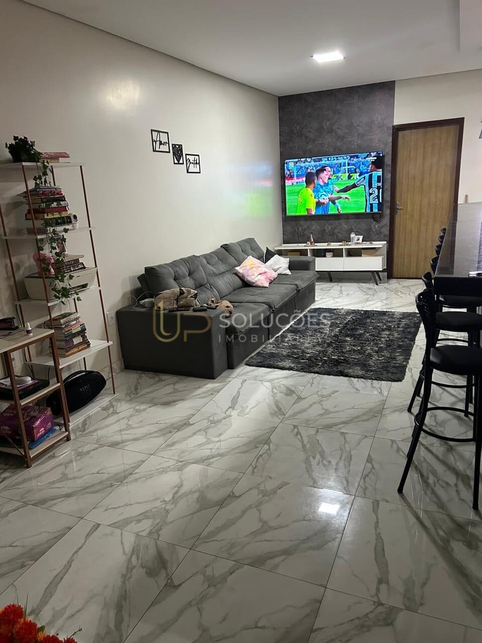 Apartamento 3 Quartos, Cozinha Planejada, Varanda, 80m² | Setor de Mansões